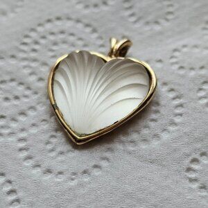 Heart shaped pendant no chain